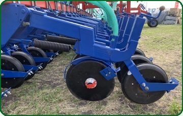 Усиленный двухдисковый сошник